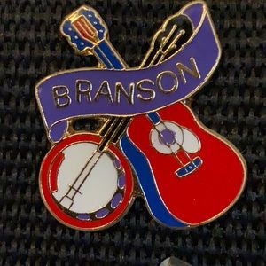 Branson Missouri Acoustic Guitar Banjo musical Instrument Pin Brooch Jewelry